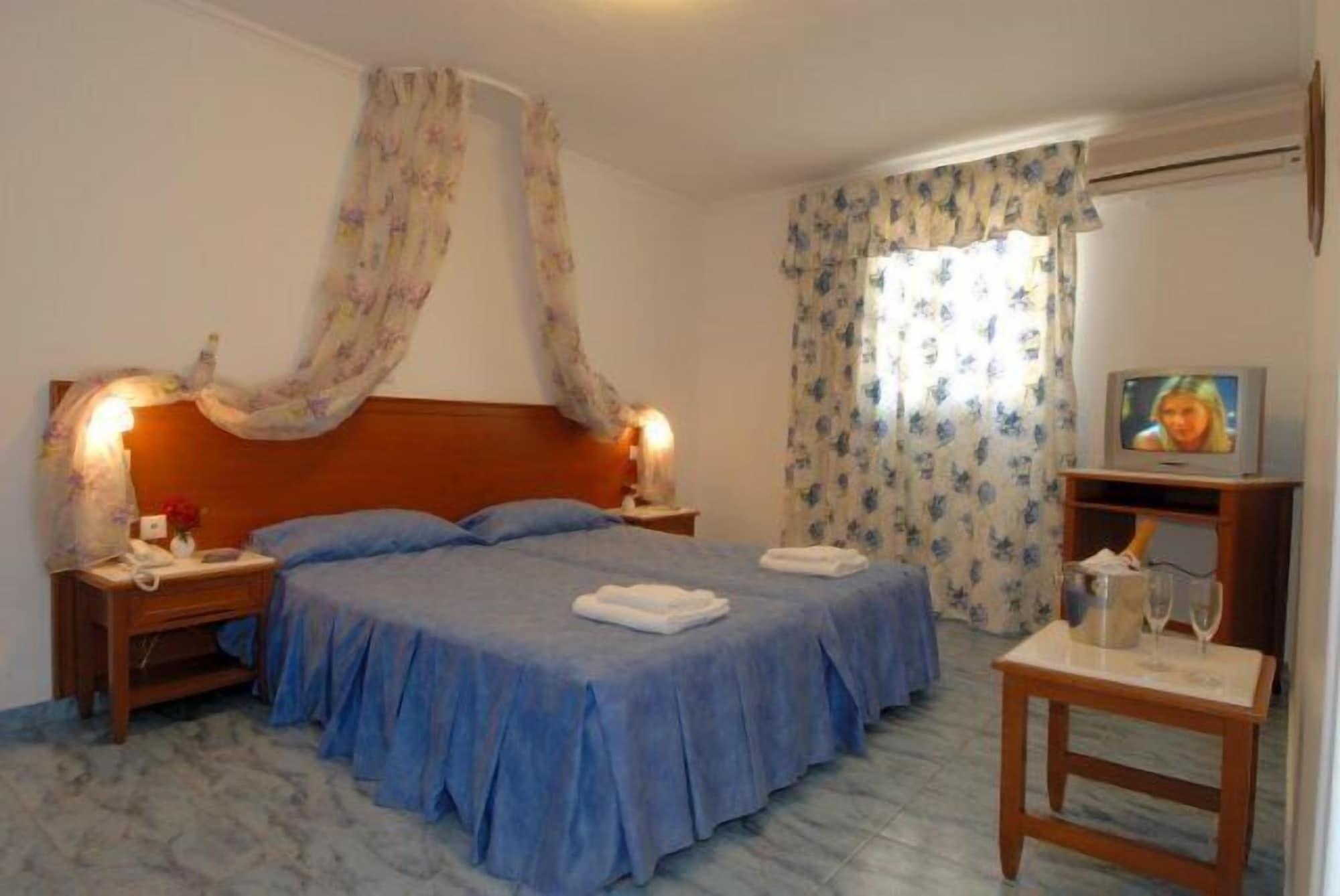 Costa Blu Otel Benitses  Oda fotoğraf